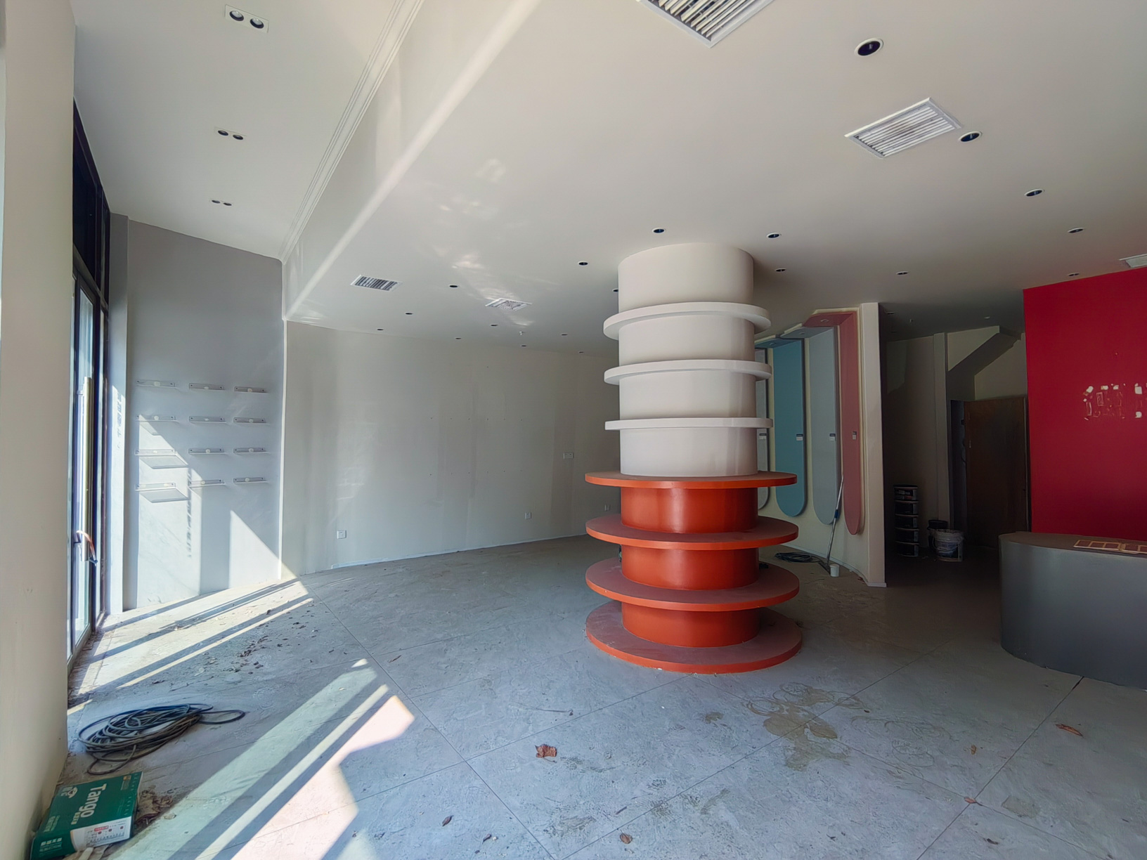 商场1楼南5、6号